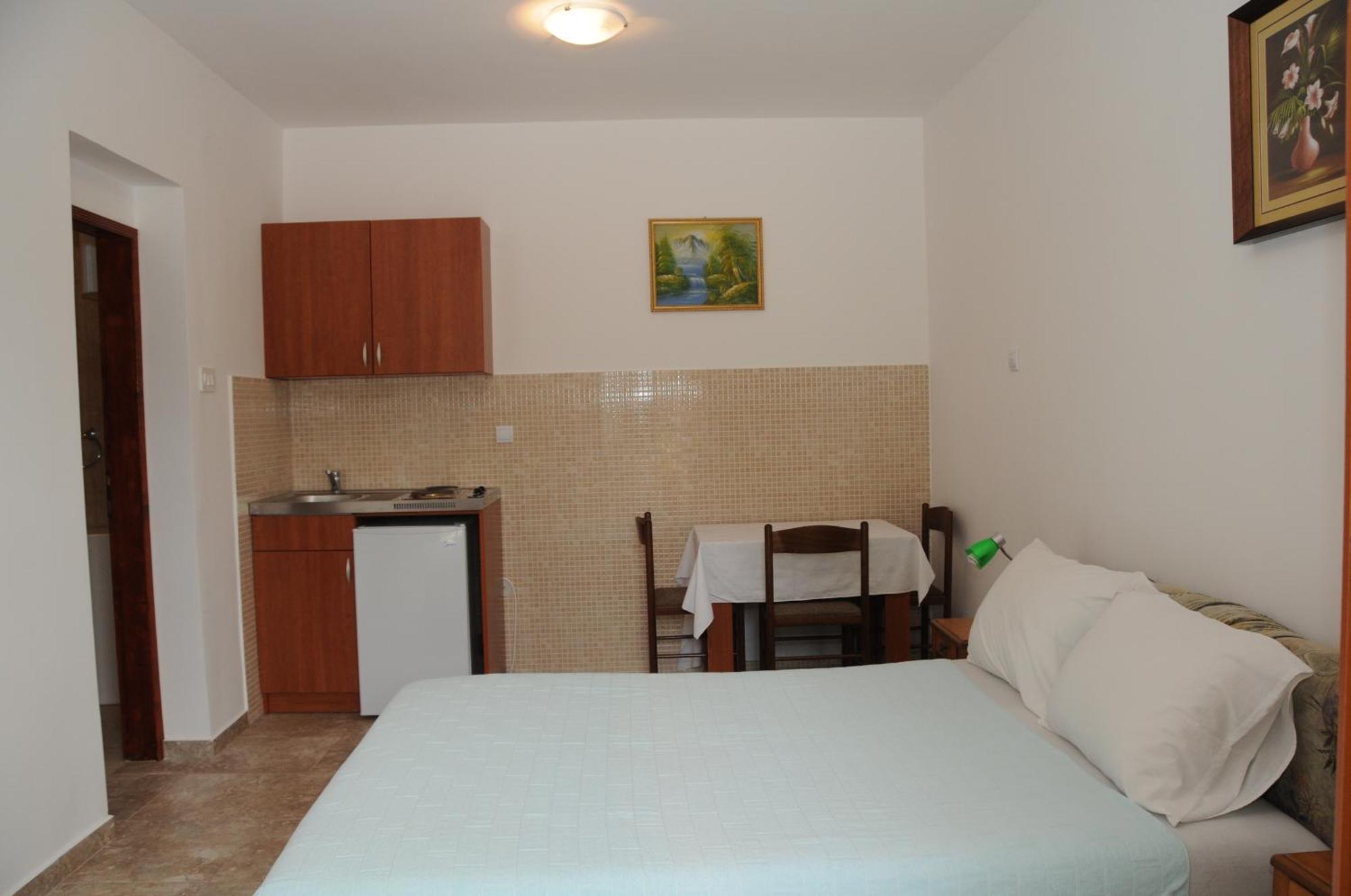 Apartments Dragisic Sveti Stefan Oda fotoğraf